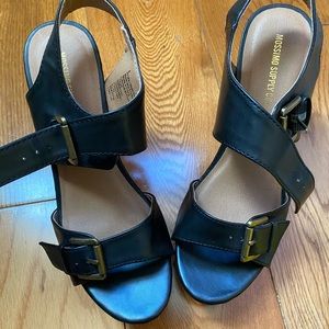 Mossimo supply Co wedges shoes that are like new